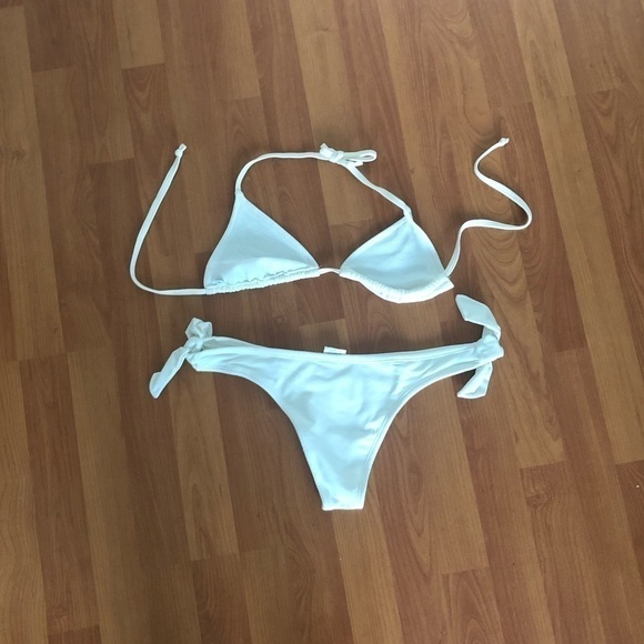 White Bikini Set - Picture 13 of 16